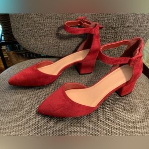 Beautiful red suede dress shoes, closed pointed toe, ankle strap, size 7.5